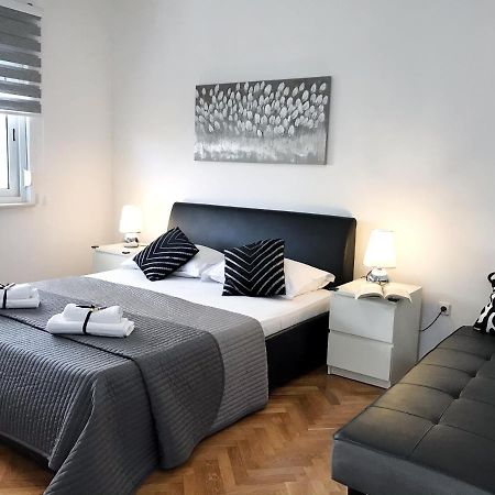 Apartments Robert Kaštela 外观 照片