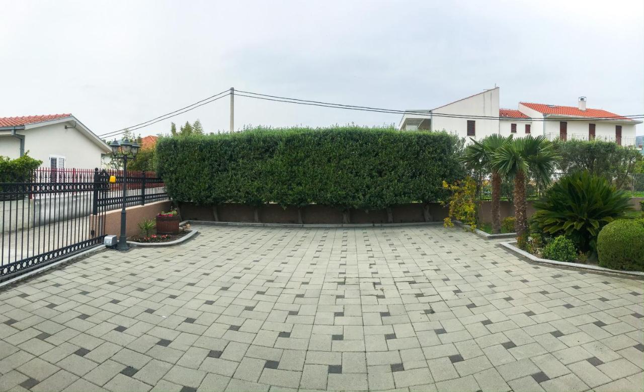 Apartments Robert Kaštela 外观 照片