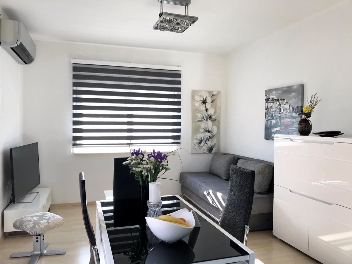Apartments Robert Kaštela 外观 照片