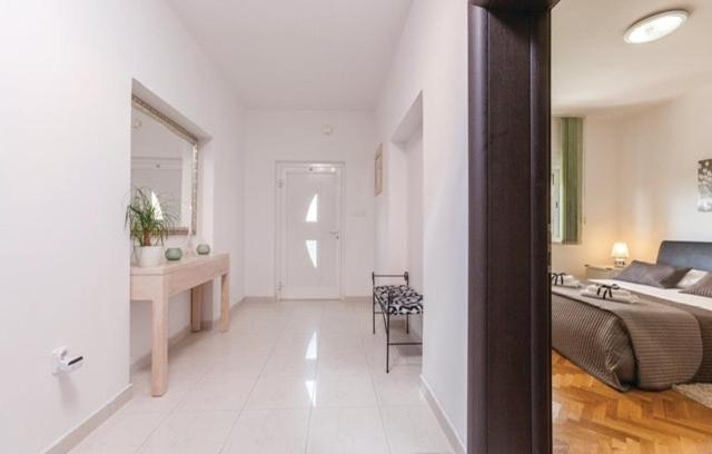 Apartments Robert Kaštela 外观 照片